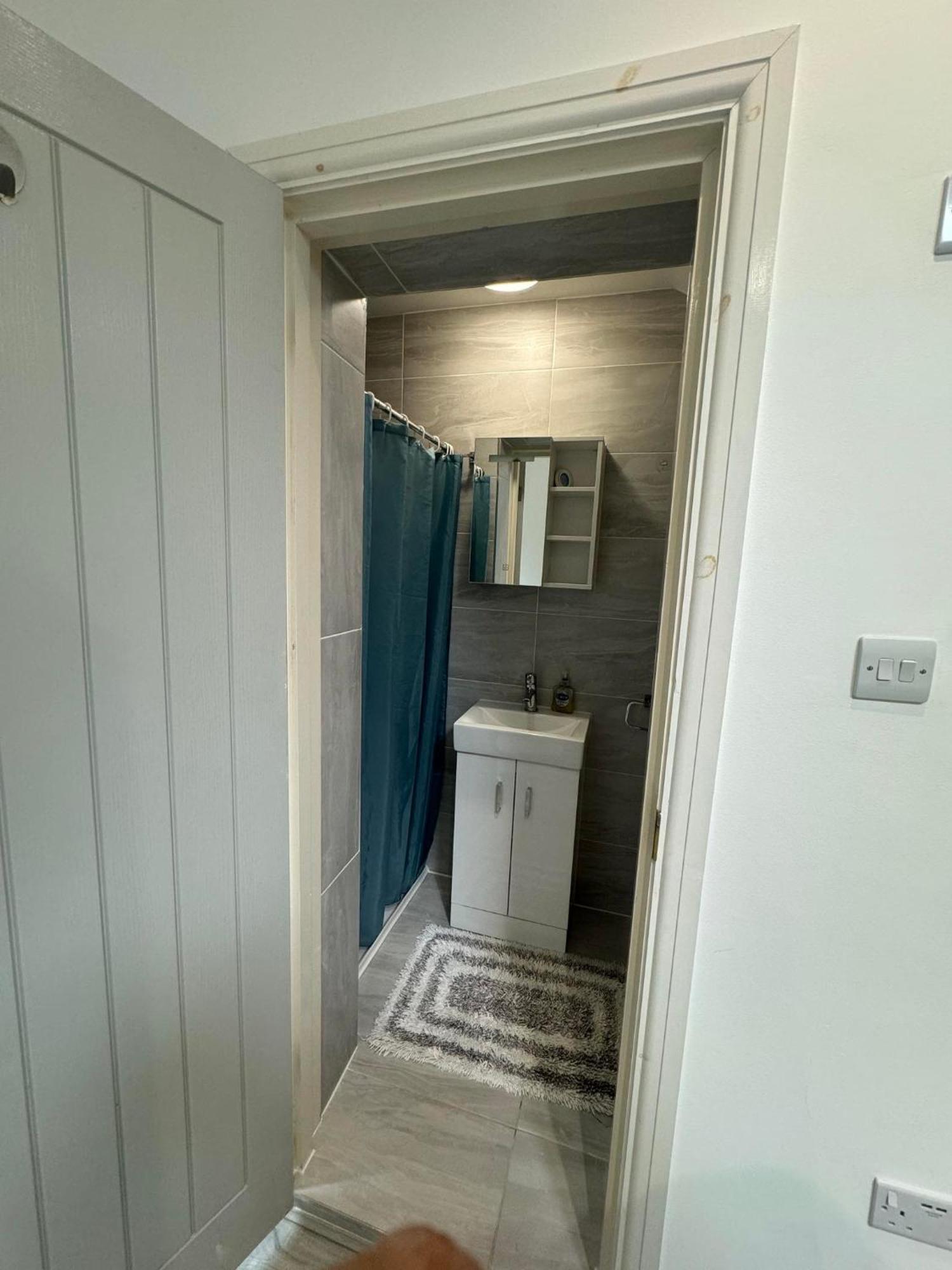Next To Gatwick Homestay Crawley (West Sussex)